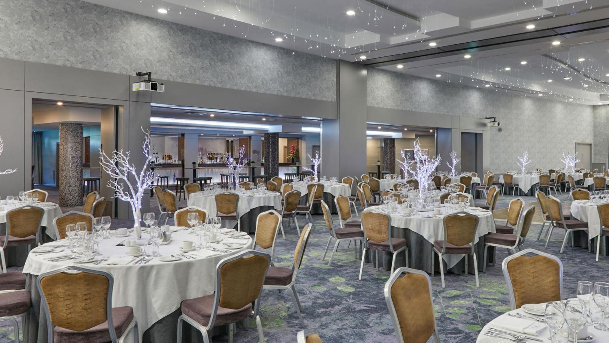 Crowne Plaza Dublin Blanchardstown By Ihg Hotel Eksteriør billede